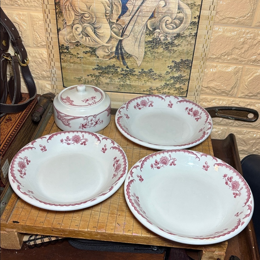 Set of 3 Shenango Bowls New Castle, PA Plus Coordinating Sugar Bowl